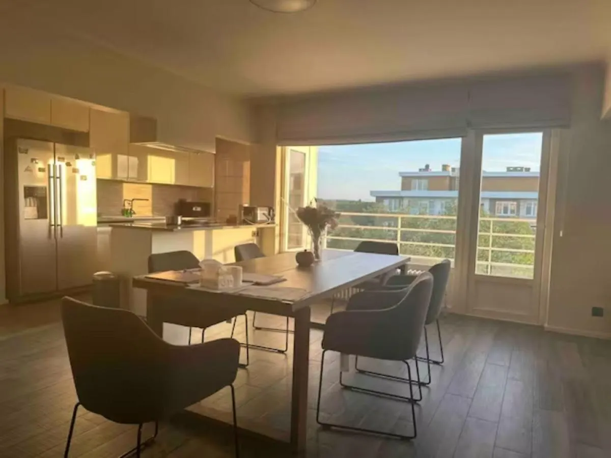 Clam，Grand Apartment In Uccle Brussels