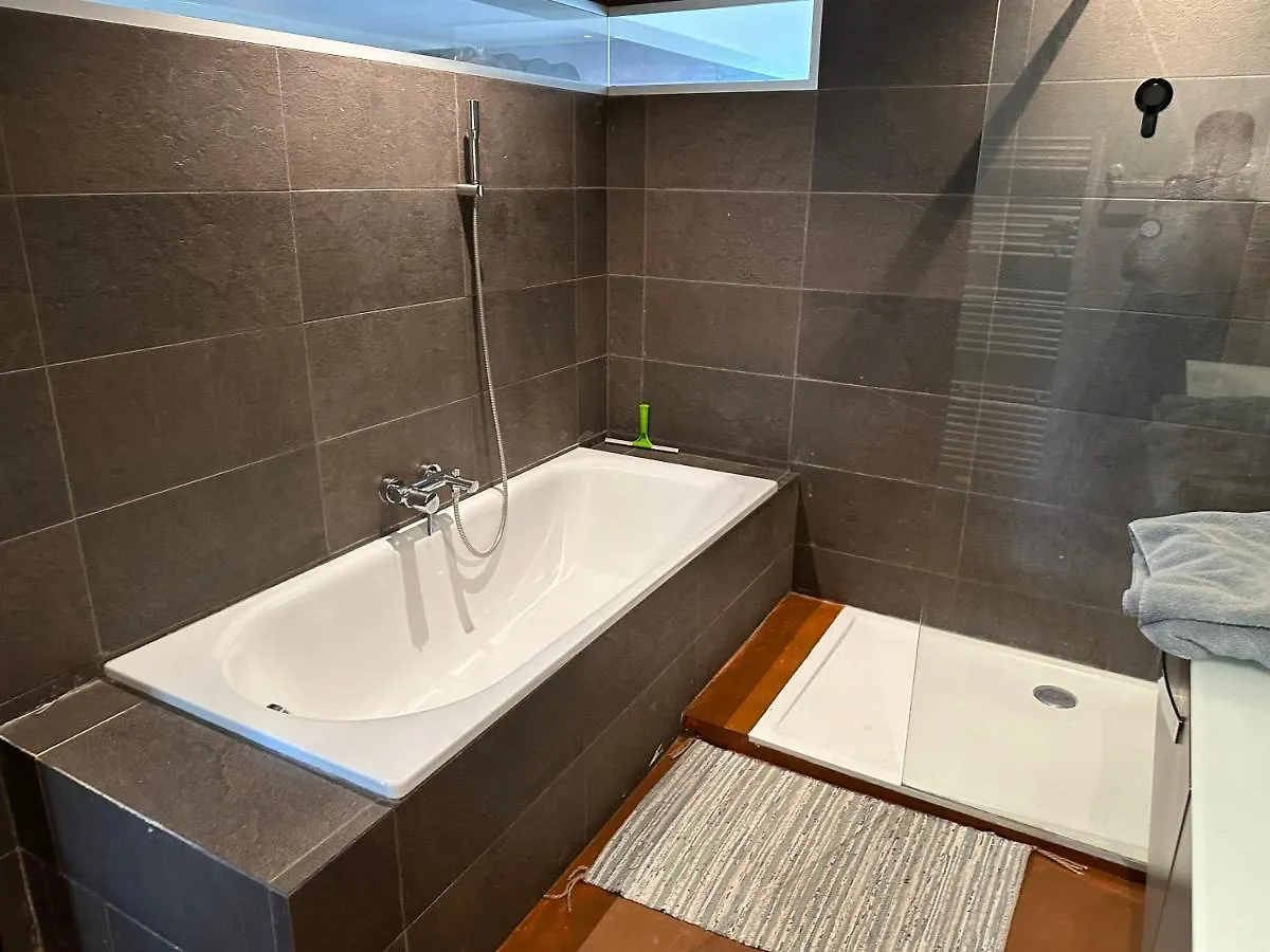 Clam，Grand Apartment In Uccle Brussels Belgium