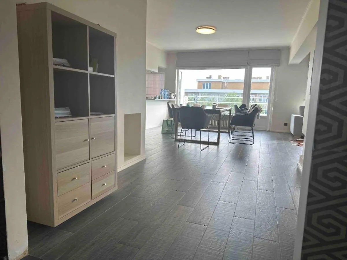 Clam，Grand Apartment In Uccle Brussels Belgium